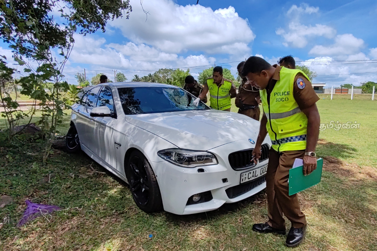 வவுனியாவில் இடம்பெற்ற கோர விபத்து : முன்னாள் யாழ்.மாவட்ட அரச அதிபரின் மகன் உயிரிழப்பு | Accident Vavuniya Jaffna District Governor Son Die