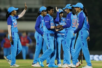 தென் ஆப்பிரிக்காவுக்கு மரண அடி கொடுத்த ஸ்மிருதி மந்தனா படை! மிரட்டலான வெற்றி