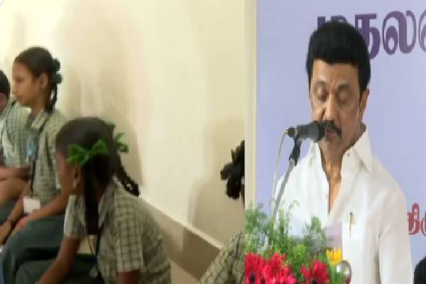 கலைஞரின் மகனின் அரசு கருணை உடைய அரசாக செயல்படும் : முதலமைச்சர் மு.க.ஸ்டாலின் | M Mk Stalin Speech Madurai கலைஞரின் மகனின் அரசு கருணை உடைய அரசாக செயல்படும் : முதலமைச்சர் மு.க.ஸ்டாலின் | M Mk Stalin Speech Madurai