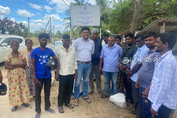 மணல் அகழ்வு பிரச்சினை! மக்களின் முறைப்பாட்டால் ஸ்தலத்திற்கு விஜயம் செய்த செல்வராசா கஜேந்திரன் (Video) | Sand Mining Problem At Trincomalee