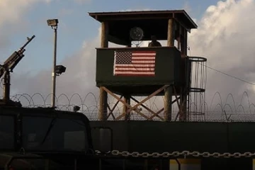 குடியேற்றவாசிகளை குவாண்டனாமோ சிறைக்கு அனுப்ப டிரம்ப் திட்டம்