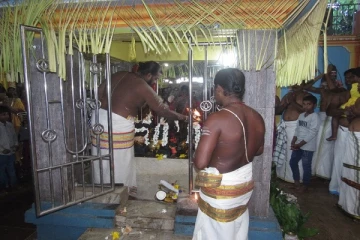 மட்டக்களப்பு களுதாவளை சுயம்புலிங்க பிள்ளையார் ஆலயத்தில் நடைபெற்ற பிலவ வருஷ விசேட பூஜை வழிபாடு