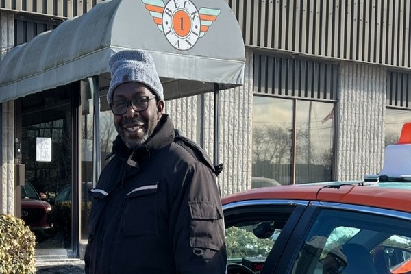 றொரன்டோவில் டாக்ஸியில் பிறந்த குழந்தை | Baby Born In Backseat Of Toronto Taxi