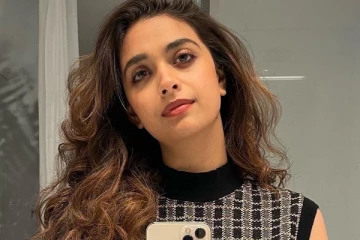 கல்யாணக்கலை வந்துடுச்சு!! இதுவரை இல்லாத அளவிற்கு அழகில் மிரட்டிய நடிகை கீர்த்தி சுரேஷ்