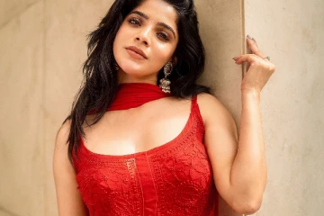 நடிகை திவ்ய பாரதி கிளாமர் உடையில் லேட்டஸ்ட் போட்டோஷூட்