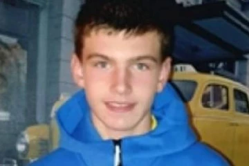 பட்டப்பகலில் கொடூர சம்பவம்: பரபரப்பான ரயில் நிலையத்தில் பதறிப்போன மக்கள்