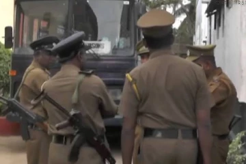 சிறைச்சாலைக்குள்  வீசப்பட்ட பொதி!