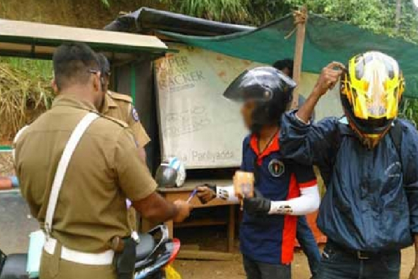 யாழில் போலிகளுடன் சுற்றித்திருவோர் அவதானம்! | Beware Of Those Carrying Fake Driver S Licenses