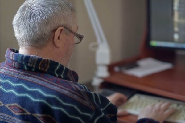 ஆன்லைன் முதலீடு ஆசை வார்த்தை கூறி 70 வயது முதியவரிடம் ரூ.12 லட்சம் மோசடி | Old Man Cheated Out Rs12 Lakh Promising Words Love ஆன்லைன் முதலீடு ஆசை வார்த்தை கூறி 70 வயது முதியவரிடம் ரூ.12 லட்சம் மோசடி | Old Man Cheated Out Rs12 Lakh Promising Words Love