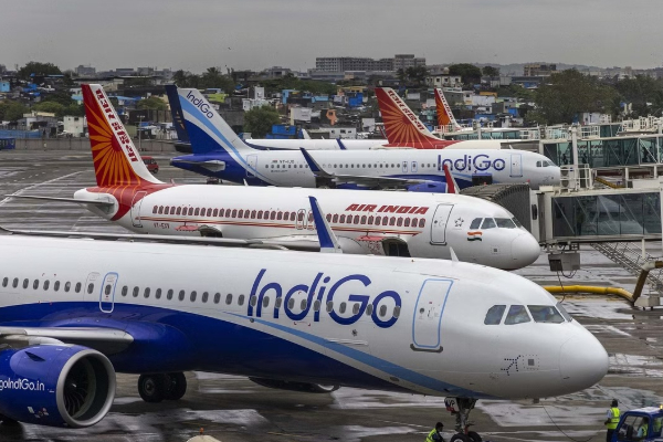 இண்டிகோவின் ஆதிக்கத்திற்கு செக் - இந்தியாவில் புதிதாக 3 விமான நிறுவனங்கள் | 2 New Airlines In India Al Hind Air And Flyexpress