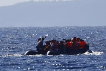 ஐரோப்பா சென்ற படகு கடலில் மூழ்கியதில் குழந்தைகள் உட்பட சுமார் 40 பேர் உயிரிழப்பு