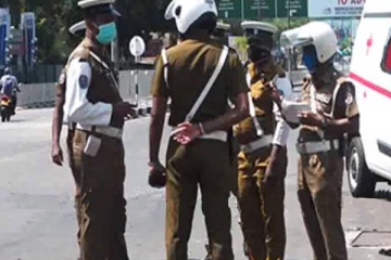 ரயிலுடன் வேன் மோதி விபத்து ; வேன் சாரதி படுகாயம்