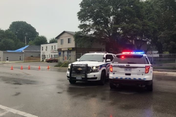 நடு வீதியில் தீப்பிடித்து உயிருக்கு போராடிய நபரால் பரபரப்பு