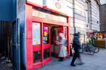 தவறாக குற்றம் சாட்டப்பட்ட தபால் அலுவலகப் பணியாளர்களுக்கு நீதியும் இழப்பீடும்: பிரித்தானிய பிரதமர் அறிவிப்பு