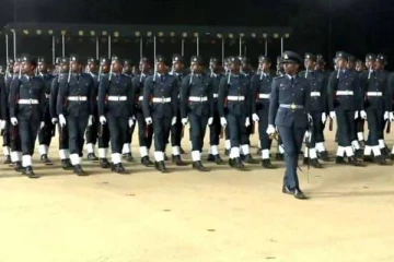 இலங்கை வரலாற்றில் முதன் முறையாக இடம்பெற்ற அணிவகுப்பு!