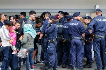 அந்த நாட்டவர்களை மொத்தமாக நாடு கடத்த முடிவெடுத்த ஆஸ்திரியா