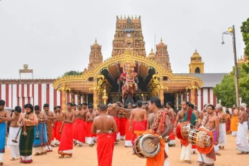 நல்லூர் கந்தசுவாமி ஆலயத்தில் இன்று மிகச்சிறப்பாக இடம்பெற்ற மானம்பூ உற்சவம்! (Photos)