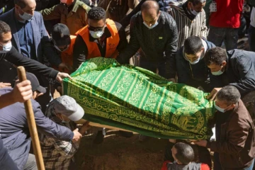 ලොවක් හඩවමින් රයන් අවසන් ගමන් යයි.. වීඩියෝ සහිතයි.. (VIDEO/PHOTOS)