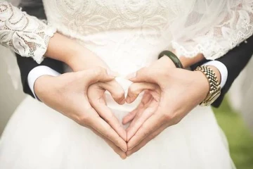 திருமணம் செய்தால் இவ்வளவு பணம் வெகுமதியா! எந்த நாட்டில் தெரியுமா?