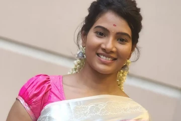 திவ்யா துரைசாமியின் நீச்சல் குள போட்டோ.. ஷாக் ஆன ரசிகர்கள்