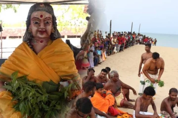உப்பு நீரில் விளக்கெரியும் வற்றாப்பளை அம்மனின் தீர்த்தம் எடுக்கும்  உற்சவம்! (Photos)