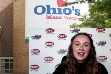 கொரோனா தடுப்பூசி போட்டுக்கொண்ட இளம் பெண்ணுக்கு குலுக்கலில் விழுந்த அதிர்ஷ்டம்!