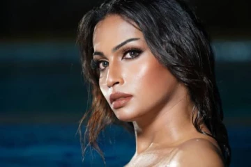 நீச்சல் குள புகைப்படத்தை பகிர்ந்த பிக்பாஸ் பிரபலம் ஷிவின்..