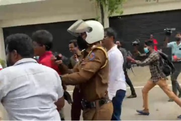 அலரி மாளிகை பகுதியில் விரட்டி விரட்டி தாக்குதல்! ஸ்தலத்தில் பதற்றம் (Video)