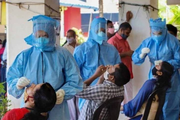 கேரளாவில் திடீரென கொரோனா உச்சம்... ஒரே நாளில் 18 ஆயிரம் பேர் பாதிப்பு!