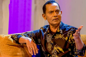 பிரபல சிங்கள மொழி பாடகர் நுவன் குணவர்தன காலமானார்