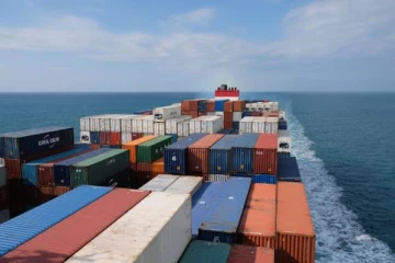 14 ஊழியர்களுக்கு கொரோனா உறுதி! தனிமைப்படுத்தப்பட்ட சரக்கு கப்பல்