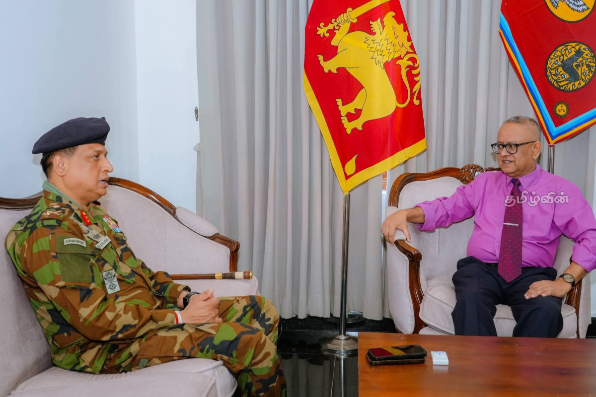 கிழக்கு மாகாண ஆளுநரை சந்தித்த இராணுவ பாதுகாப்புப் படைத் தளபதி | Commander Eastern Security Force Meet Governor கிழக்கு மாகாண ஆளுநரை சந்தித்த இராணுவ பாதுகாப்புப் படைத் தளபதி | Commander Eastern Security Force Meet Governor