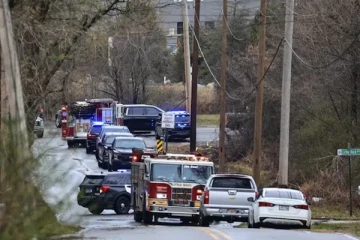 அமெரிக்காவில் நடுவானில் திடீரென தீப்பற்றி எரிந்த விமானம்; 5 பேர் பலி!