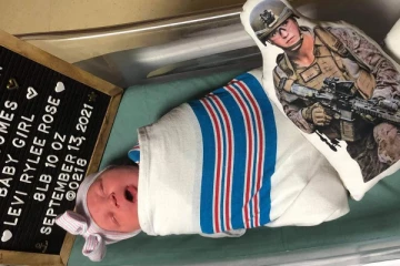 காபூலில் கொல்லப்பட்ட அமெரிக்க வீரருக்கு பிறந்த அழகான பெண் குழந்தை! மனைவி வெளியிட்ட உருக்கமான பதிவு