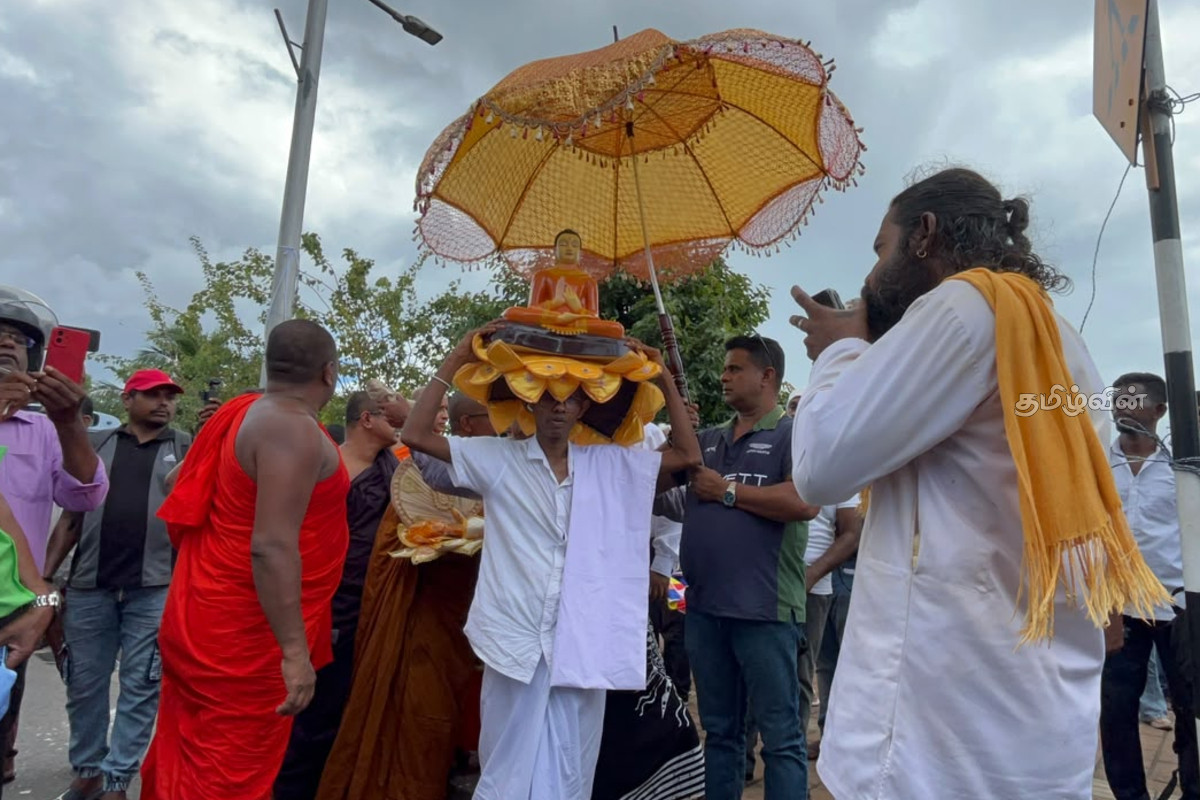 ராஜபக்ச தரப்பின் இறுதித் துருப்புச் சீட்டு இனவாதமா..! மக்கள் சக்தி முன்வைத்த குற்றச்சாட்டு | Trying To Regain Power Through Racism ராஜபக்ச தரப்பின் இறுதித் துருப்புச் சீட்டு இனவாதமா..! மக்கள் சக்தி முன்வைத்த குற்றச்சாட்டு | Trying To Regain Power Through Racism