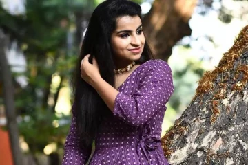 முதன் முறையாக சிவாங்கி நடித்த படத்தின் போஸ்டர் வெளிவந்தது, இதோ