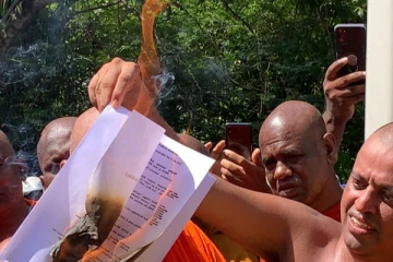 13ஐ எரித்த பிக்குவிற்கு எதிராக 21 குற்றச்சாட்டுக்கள்! சபையில் அம்பலமான விடயம் - செய்திகளின் தொகுப்பு