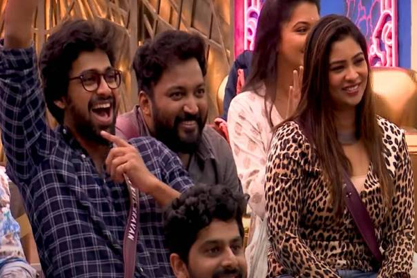 பிக்பாஸ் வீட்டில் முதன்முறையாக உணர்ச்சிவசப்பட்டு அழுத விக்ரமன்! இவர்தான் காரணம் | Vikraman Cried First Time Bigg Boss House