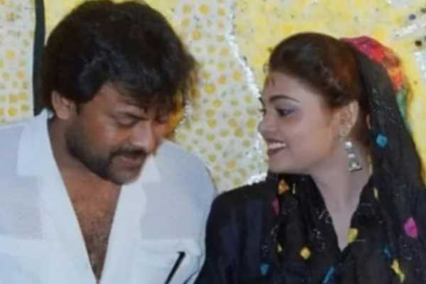 கிண்டல் செய்த சில்க் ஸ்மிதாவை கன்னத்தில் அறைந்த சூப்பர் ஸ்டார்!! இயக்குநர் ஓபன் டாக்.. | Chiranjeevi Slapped Silk Smitha In Shooting Spot கிண்டல் செய்த சில்க் ஸ்மிதாவை கன்னத்தில் அறைந்த சூப்பர் ஸ்டார்!! இயக்குநர் ஓபன் டாக்.. | Chiranjeevi Slapped Silk Smitha In Shooting Spot