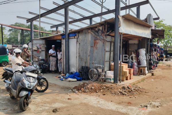 வவுனியாவில் அனுமதியின்றி அமைக்கப்படும் வியாபார நிலையம் | Business Center Set Up Without Permission Vavuniya