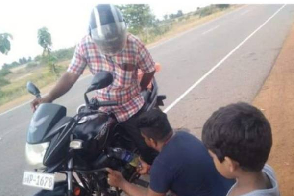 நாடாளுமன்ற உறுப்பினர் ஒருவரின் செயலுக்கு முகநூலில் குவியும் பாராட்டுக்கள்! | Sri Lanka Fuel Crisis Auto Selvarajah Kajendren