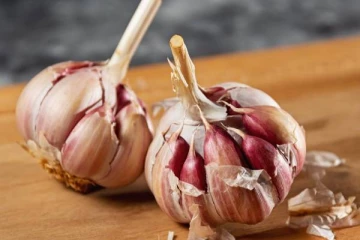 குப்பையில் போடும் பூண்டு தோலில் இவ்வளவு மகிமை இருக்கா?