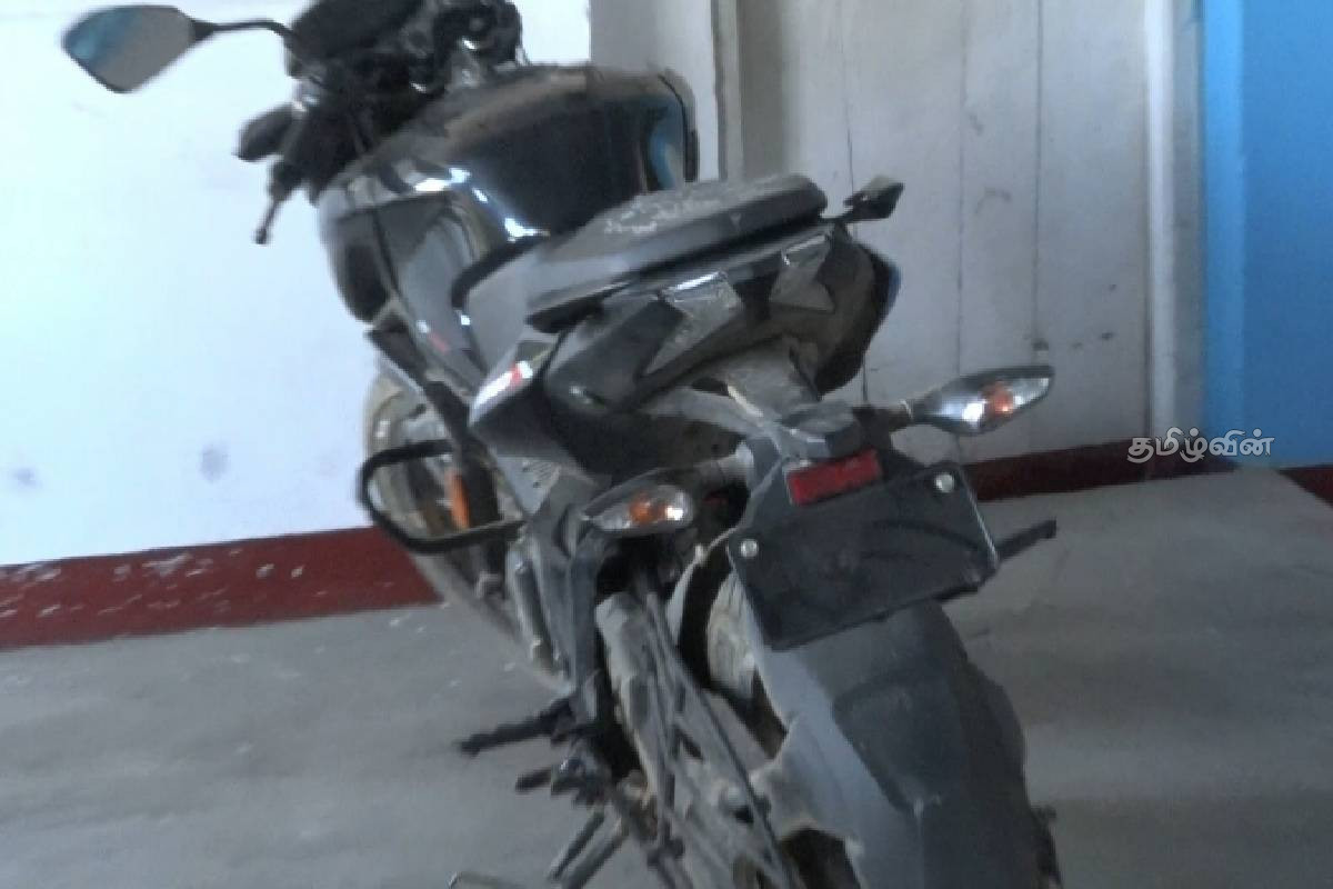களுவாஞ்சிகுடியில் மோட்டார் சைக்கிள் திருடிய இளைஞர் கைது | Motorcycle Stolen In Kaluvanchikudy Recovered