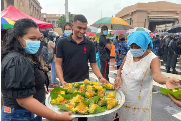 சுடசுட தேனீர் மரவள்ளியுடன் தொடரும் போராட்டம்!