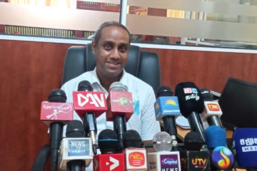 அடைமழையால் தொற்று நோய்கள் பரவும் அபாயம்:எச்சரிக்கும் மன்னார் சுகாதாரத் துறையினர்(Photo)