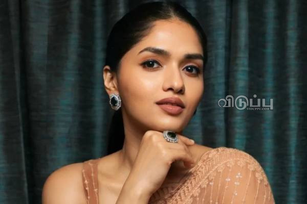 தனது காதலருடன் சுனைனா நெருக்கமாக எடுத்துக்கொண்ட போட்டோல் | Actress Sunaina Photo With Her Lover