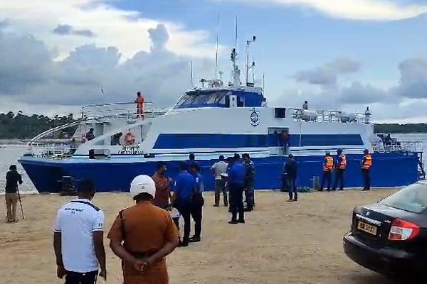 யாழ்ப்பாணத்தை வந்தடைந்த பயணிகள் கப்பல் ’செரியாபாணி’ | Passenger Ship Seriapani Arrived At Jaffna