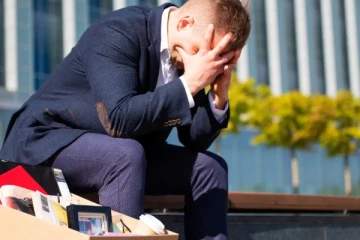 20 ஆயிரம் ஊழியர்களை பணிநீக்கம் செய்யும் டிரம்ப்!