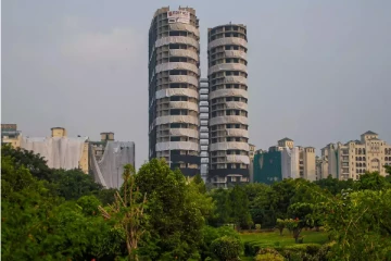 இந்தியாவில் இரட்டை கோபுரம் இன்று தகர்ப்பு! குதூப் மினாரை விட உயரம்.. ஏன் இடிக்குறாங்க தெரியுமா?