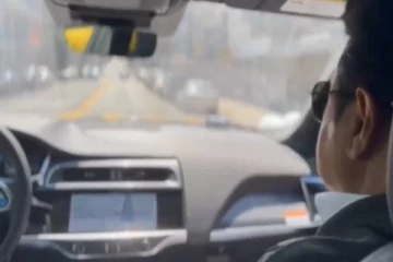 சாரதியே இல்லாத காரில் பயணித்த தமிழக முதல்வர் மு.க.ஸ்டாலின்! வைரல் வீடியோ